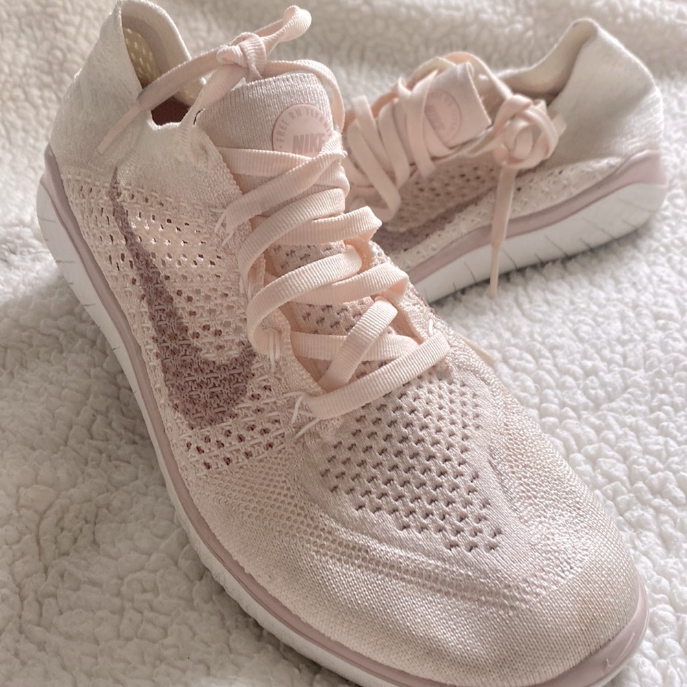 Nike Womens Free Running Shoes Sneakers Size 8.5  pink